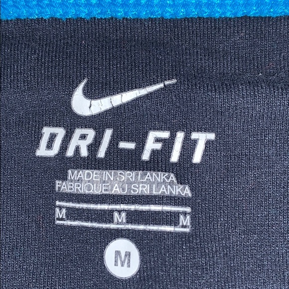 Nike Top with Shelf Bra Size M - Picture 4 of 5